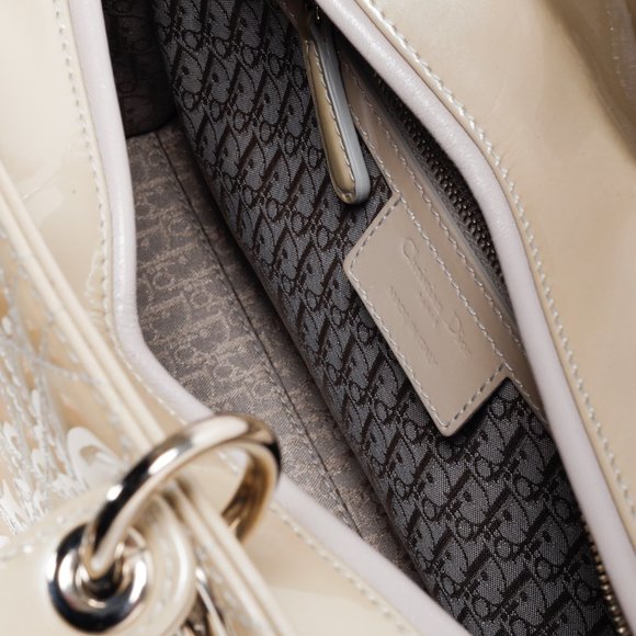 Christian Dior Large Pearl Taupe Patent Leather Lady Dior - Picture 13 of 14